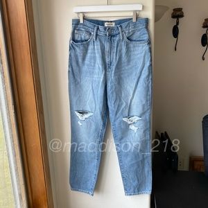 Madewell Momjean in Gilford Wash Ripped Edition 29